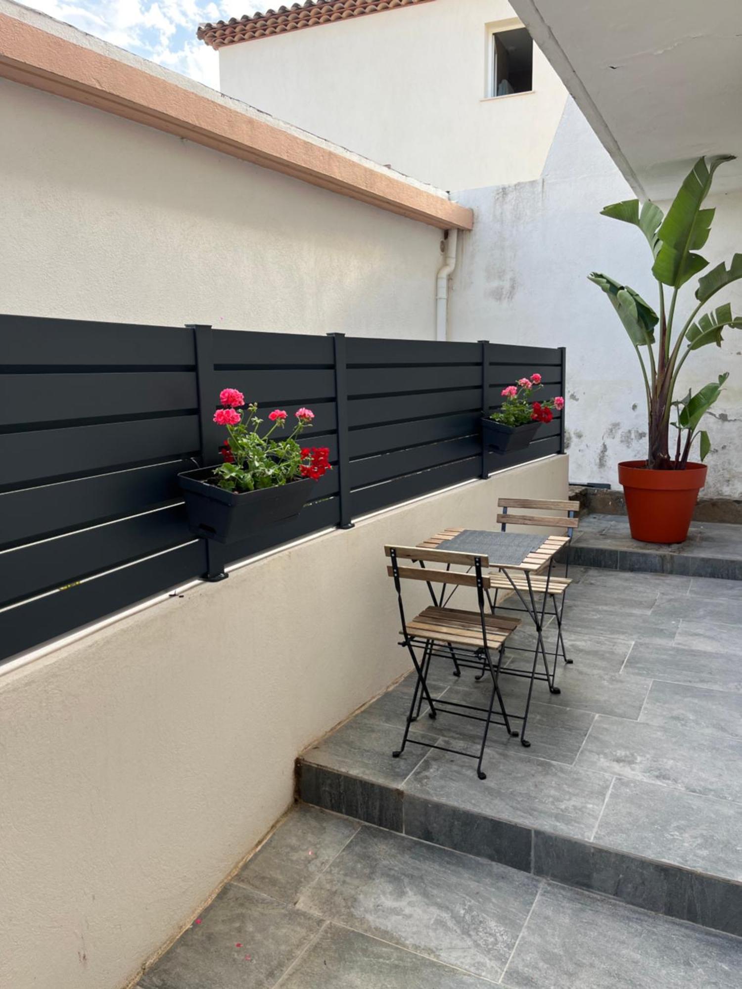 Charmant Bas De Villa Avec Terrasse A Proximite De La Plage Et Du Port Carqueiranne Esterno foto